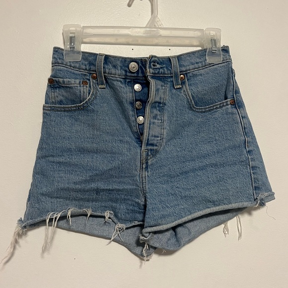 Levi’s ribcage shorts - Picture 3 of 7